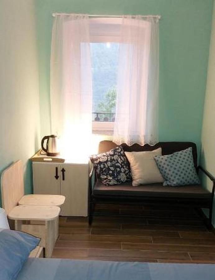 Mike'S Rooms Кобарид Екстериор снимка