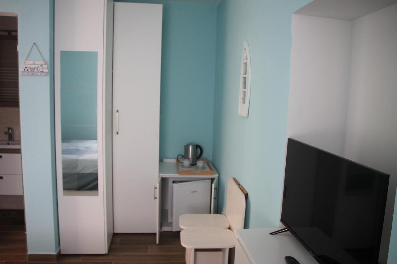 Mike'S Rooms Кобарид Екстериор снимка