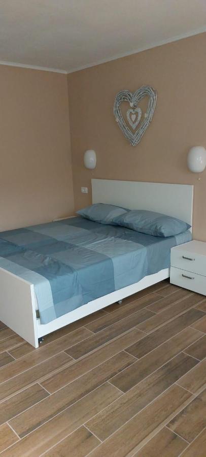 Mike'S Rooms Кобарид Екстериор снимка